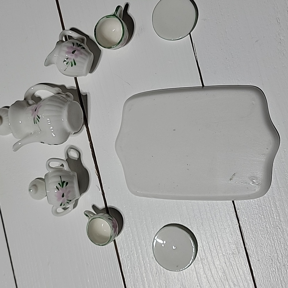 Miniature Tea Set - Picture 4 of 7
